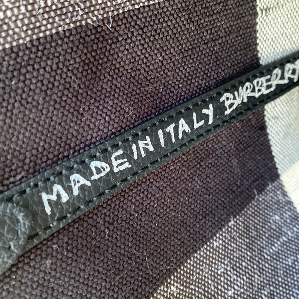 Burberry - Picture 15 of 16